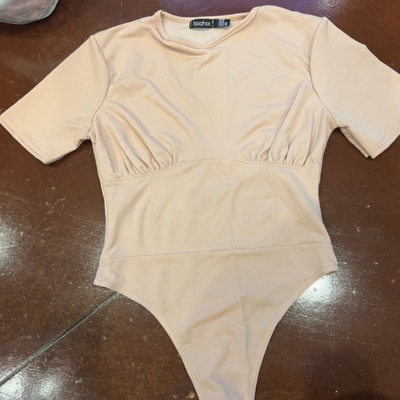 Cream Boohoo cap sleeve thong bodysuit - Picture 2 of 5